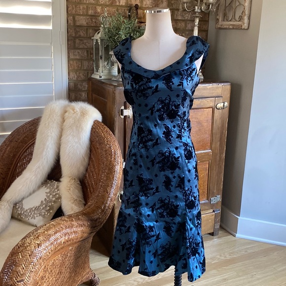 VOODOO VIXEN ROCKABILLY RETRO 50'S SWING STELLA BIRD FLOWER PENCIL DRESS DRA2471 - Picture 1 of 13